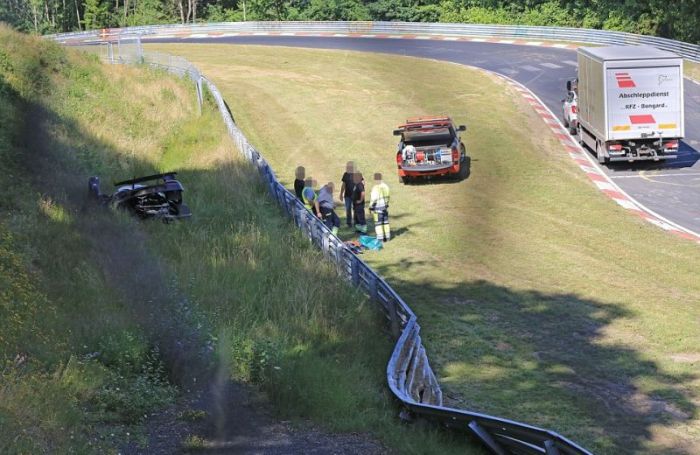 На трассе Нюрбургринг разбили гиперкар Koenigsegg One:1 за 6 миллионов долларов (8 фото)