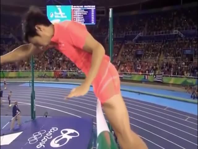 Японский прыгун с шестом потерпел неудачу из-за своего пениса