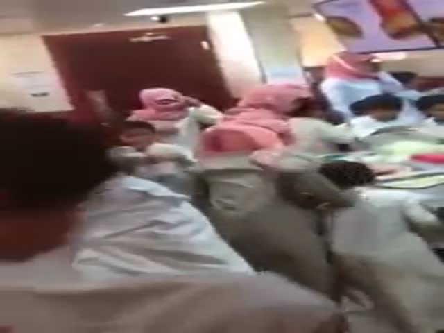 В Саудовской Аравии дети устроили беспорядки в ресторане