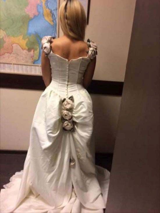 Не совсем обычное свадебное платье (3 фото)
