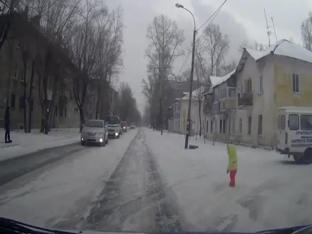 Хабаровские автомобилисты спасли ребенка