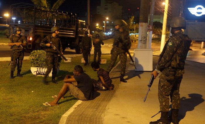 Забастовка полицейских в бразильском городе Витория привела к настоящему хаосу (13 фото + 3 видео)