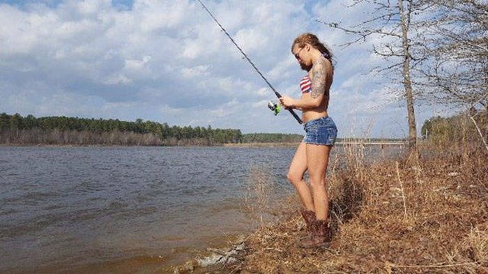 Очаровательные любительницы рыбалки (50 фото)