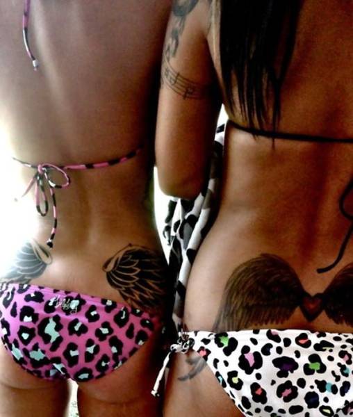 Девушки с татуировками на пояснице (51 фото)
