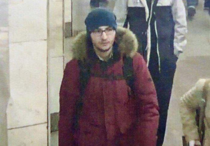 В причастности к теракту в питерском метро подозревают 23-летнего Акбаржона Джалилова (4 фото)
