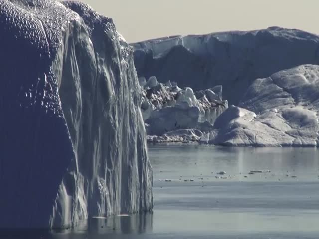 Как ломаются гигантские айсберги