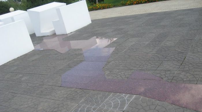 Памятник погибшим детям в белорусской деревне Красный Берег (5 фото)