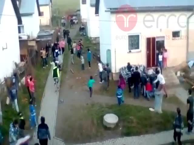 Словацкие полицейские избили цыган в цыганском районе