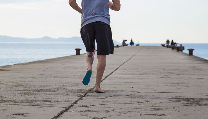 Подошвы, призванные заменить пляжную обувь (6 фото)