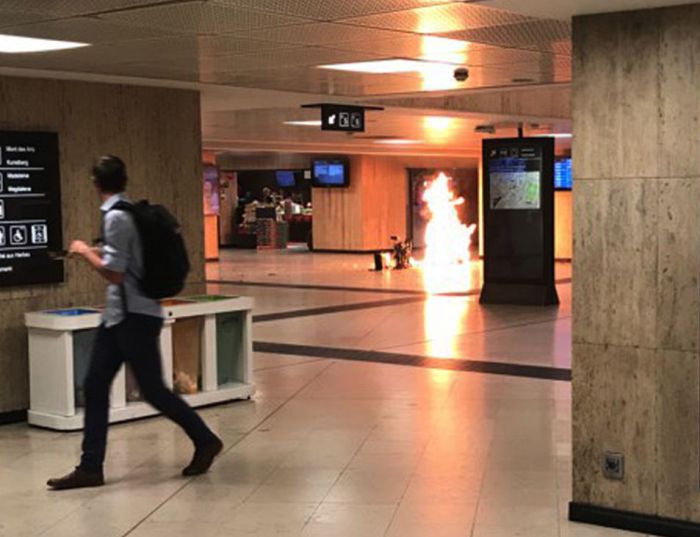 На вокзале Брюсселя застрелили террориста (5 фото + 2 видео)