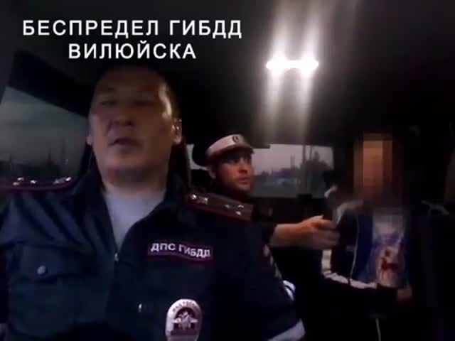 В Якутии инспекторы ДПС избили нетрезвого водителя