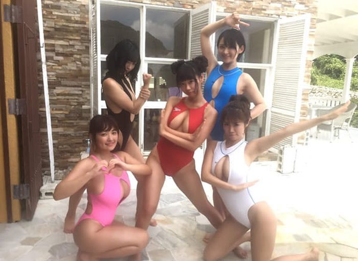 Эти купальники стали новым модным трендом в Японии (7 фото)