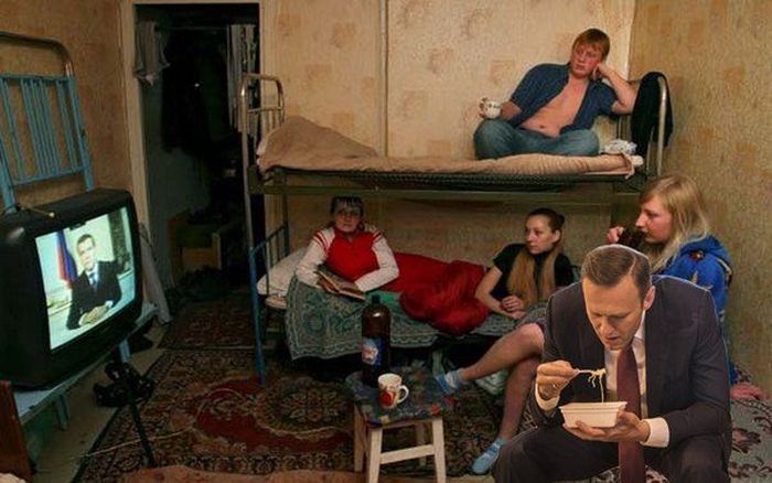 Навальный с лапшой «Доширак» стал героем фотожаб (27 фото)