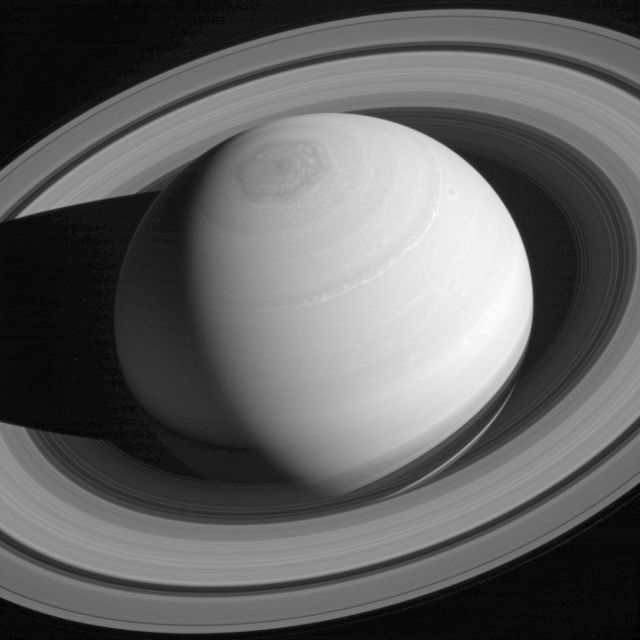 Фото Сатурна от зонда «Кассини», которого больше не будет (9 фото)