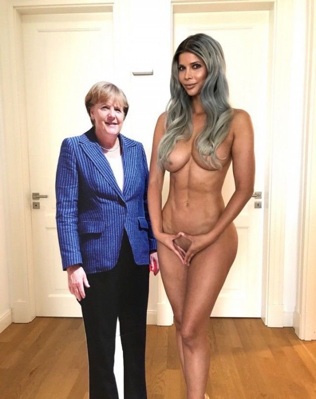 Микаела Шефер в откровенной фотосессии с фигурой Ангелы Меркель (5 фото)