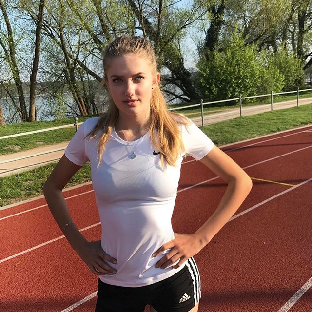 СМИ назвали юную бегунью Алисию Шмидт «самой сексуальной атлеткой в мире» (20 фото)