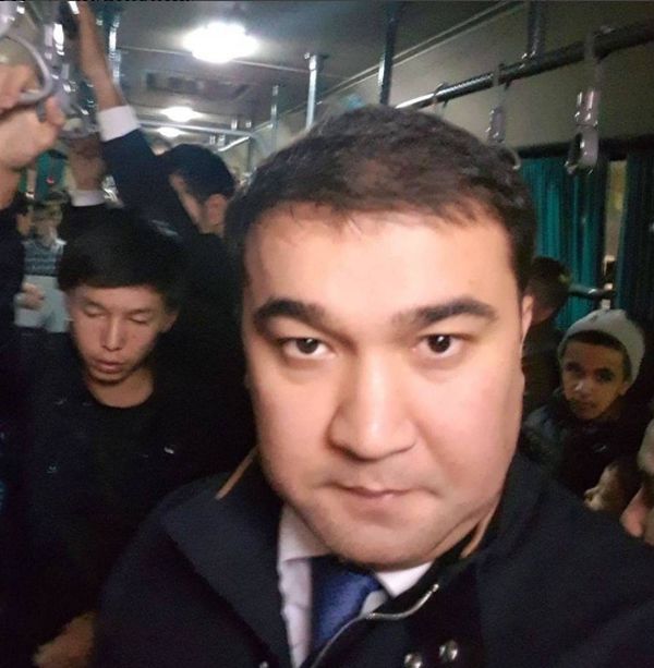 Глава Шымкента пересадил своих подчиненных на общественный транспорт (9 фото)