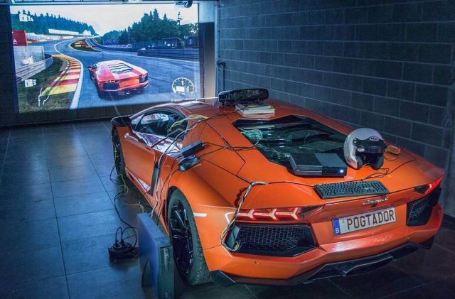 Геймпер превратил суперкар Lamborghini Aventador в геймпад (фото + видео)