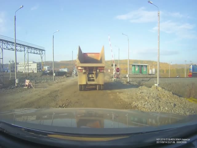 Столкновение поезда с грузовиком в Забайкальском крае