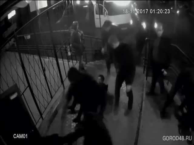 Полицейские избили посетителей ночного клуба в Ельце