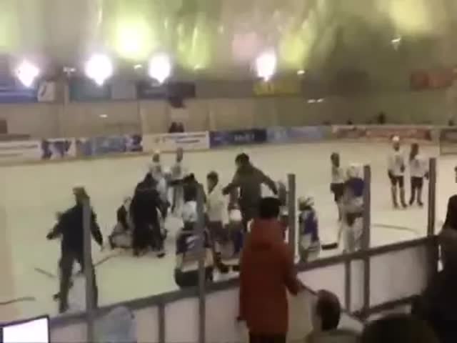 Массовая драка на хоккейном матче во Владикавказе