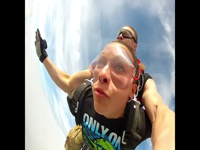 Неординарный случай во время прыжка с парашютом