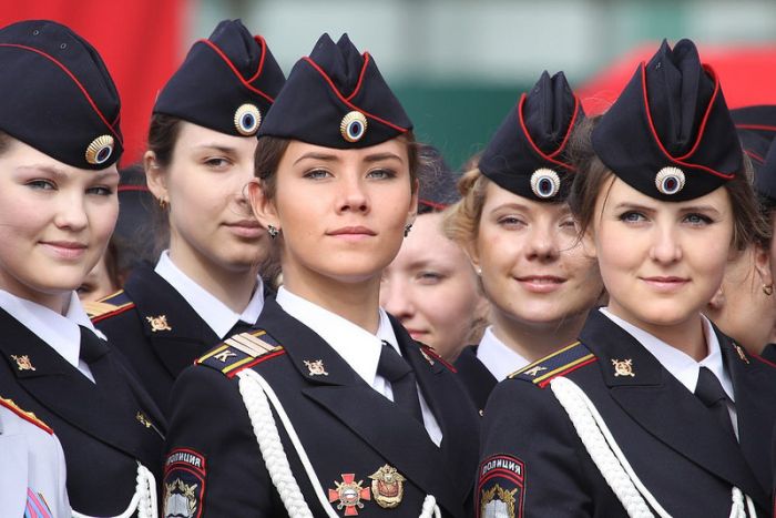 Девушки в силовых структурах нашей страны (38 фото)