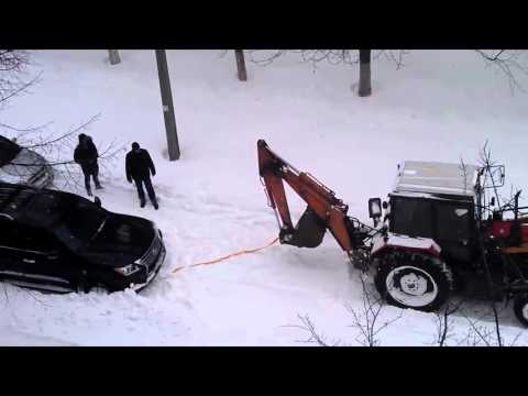 Борьба со Снегопадом: Сугробы, Тракторы, Фуры и Беспомощные Авто