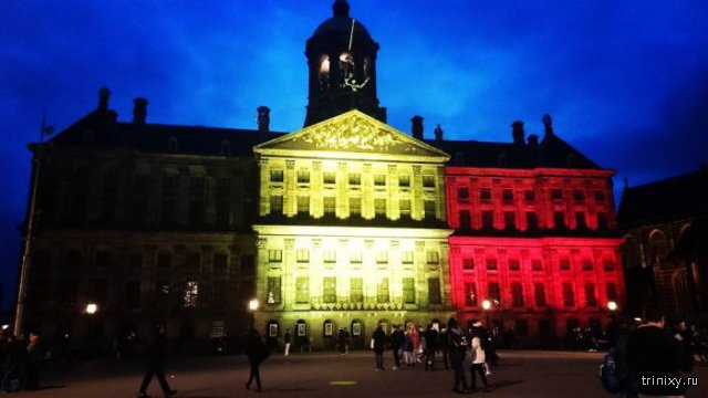Всемирно известные достопримечательности подсветили в цвета бельгийского флага