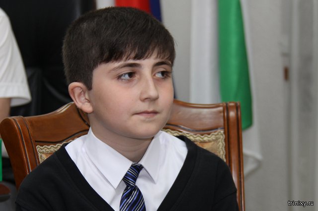 Мальчик, приславший Путину 3000 рублей, получил в подарок планшет и велосипед