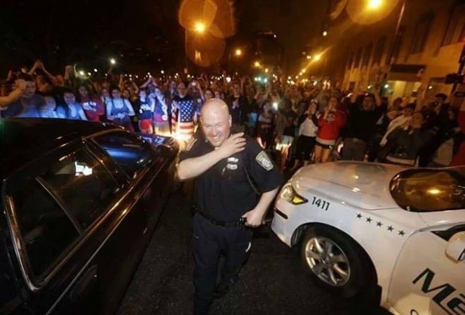 Человек, который арестовал Бибера Человек, который арестовал Бибера