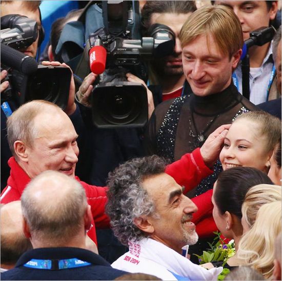 Юлия Липницкая - самая юная чемпионка в истории зимних Олимпийских игр (11 фото) Юлия Липницкая - самая юная чемпионка в истории зимних Олимпийских игр (11 фото)