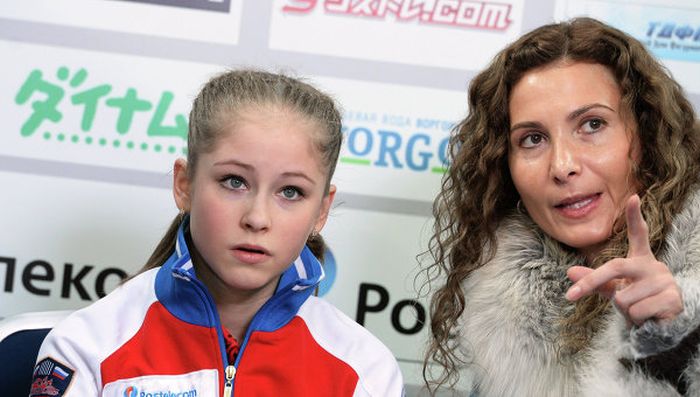 Юлия Липницкая - самая юная чемпионка в истории зимних Олимпийских игр (11 фото) Юлия Липницкая - самая юная чемпионка в истории зимних Олимпийских игр (11 фото)