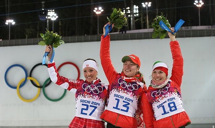 Биатлонистка Дарья Домрачева - трехкратная Олимпийская чемпионка! (14 фото) Биатлонистка Дарья Домрачева - трехкратная Олимпийская чемпионка! (14 фото)