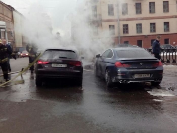 В Санкт-Петербурге у Мариинского театра сгорела BMW жены Сергея Шнурова (8 фото + 2 видео) В Санкт-Петербурге у Мариинского театра сгорела BMW жены Сергея Шнурова (8 фото + 2 видео)