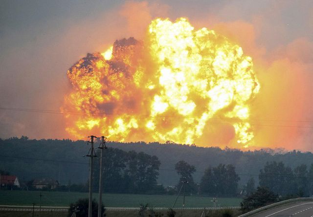 Пожар на складе боеприпасов в Винницкой области Пожар на складе боеприпасов в Винницкой области