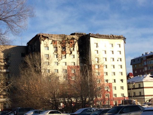 Полиция задержала мужчину, который поджог многоэтажку в Тюмени (3 фото) Полиция задержала мужчину, который поджог многоэтажку в Тюмени (3 фото)