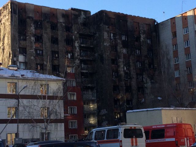Полиция задержала мужчину, который поджог многоэтажку в Тюмени (3 фото) Полиция задержала мужчину, который поджог многоэтажку в Тюмени (3 фото)