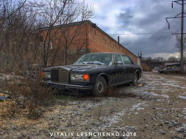 Редкая находка в гаражном кооперативе (6 фото) Редкая находка в гаражном кооперативе (6 фото)