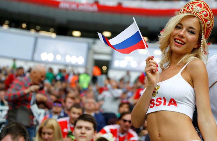 Отличия между российскими и саудовскими болельщицами на матче ЧМ-2018 (18 фото) Отличия между российскими и саудовскими болельщицами на матче ЧМ-2018 (18 фото)