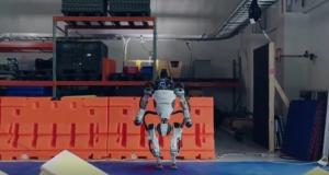 Роботы Boston Dynamics стали паркуристами