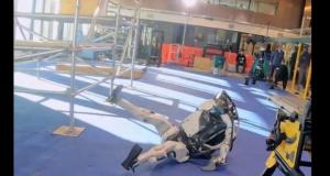 Компания Boston Dynamics представила подборку неудачных дублей с их роботами