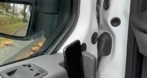 Сомнительный лайфхак: парень показал удобное место для телефона в машине