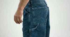 В Канаде начали выпускать джинсы для работяг, которые не будут смущать окружающих