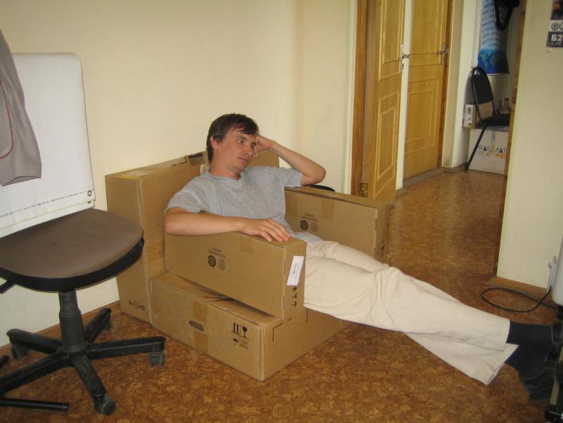 Офисное кресло из картона (6 Фото)