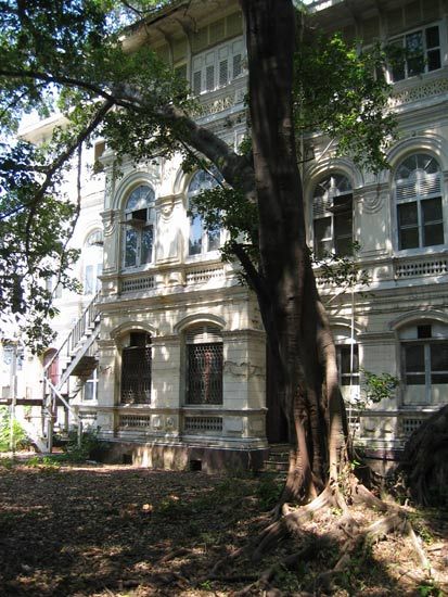 Бывшее советское посольство в Бангкоке (42 Фото)