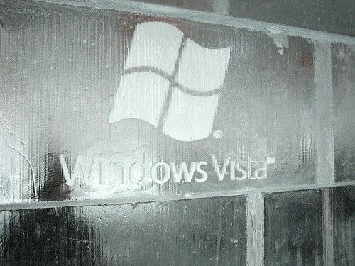 Вот такой в Торонто дом Microsoft из льда (32 Фото)