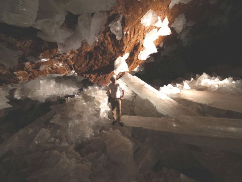 Интересная пещера (6 Фото)