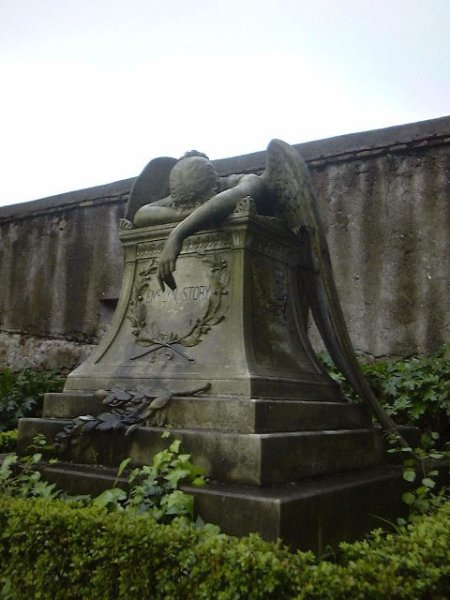 Красивые надгробия (12 Фото)