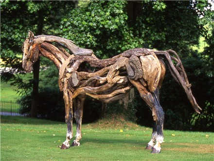 Лошади из дерева (14 Фото)